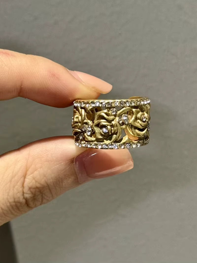 Anel de Cobre com Zircônia | Design Rosa Camélia - CamelliaLux™