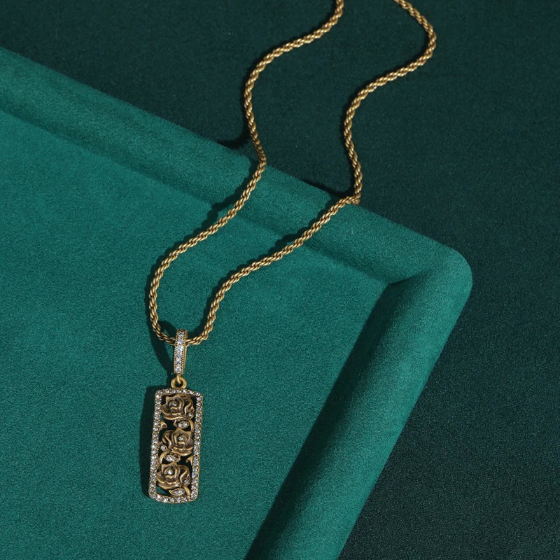 Colar de Camélia Vintage com Strass | Cobre Banhado a Ouro - CamelliaLux™