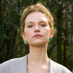 Brinco Dourado com Amazonite - Elegância e Equilíbrio