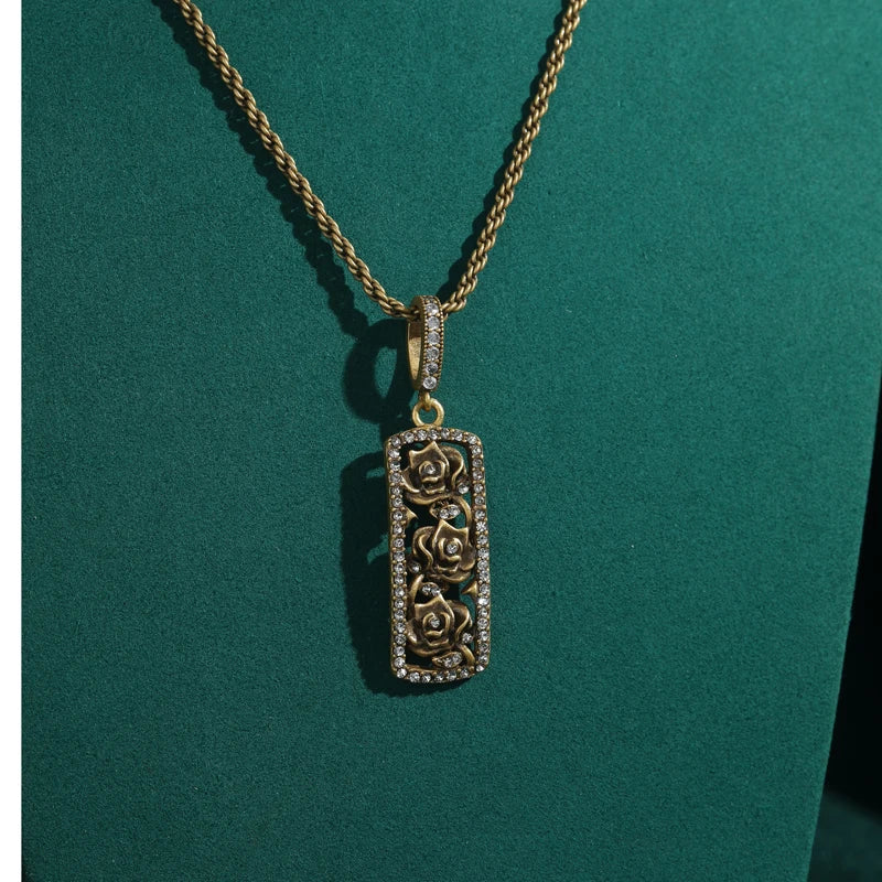 Colar de Camélia Vintage com Strass | Cobre Banhado a Ouro - CamelliaLux™