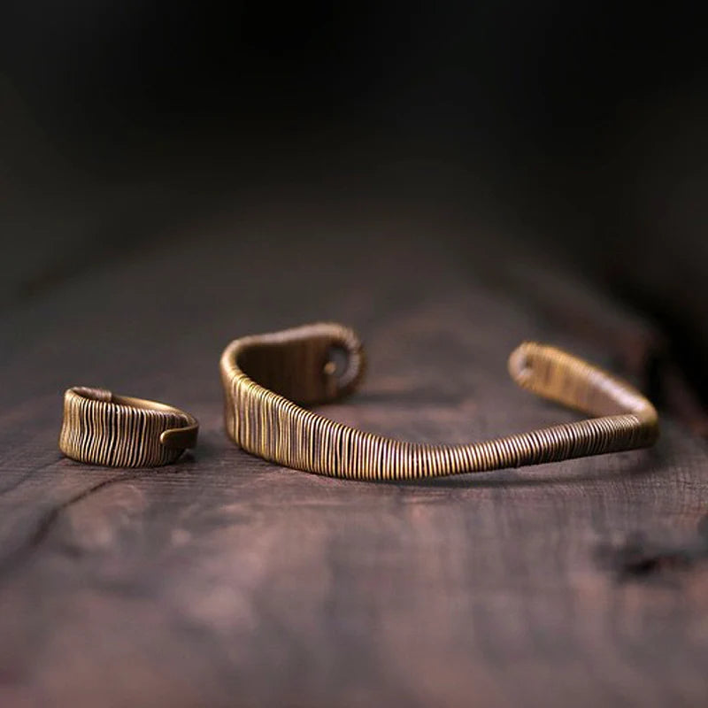Conjunto Artesanal de Cobre Geométrico - Anel e Bracelete Energético | Trabalho Manual