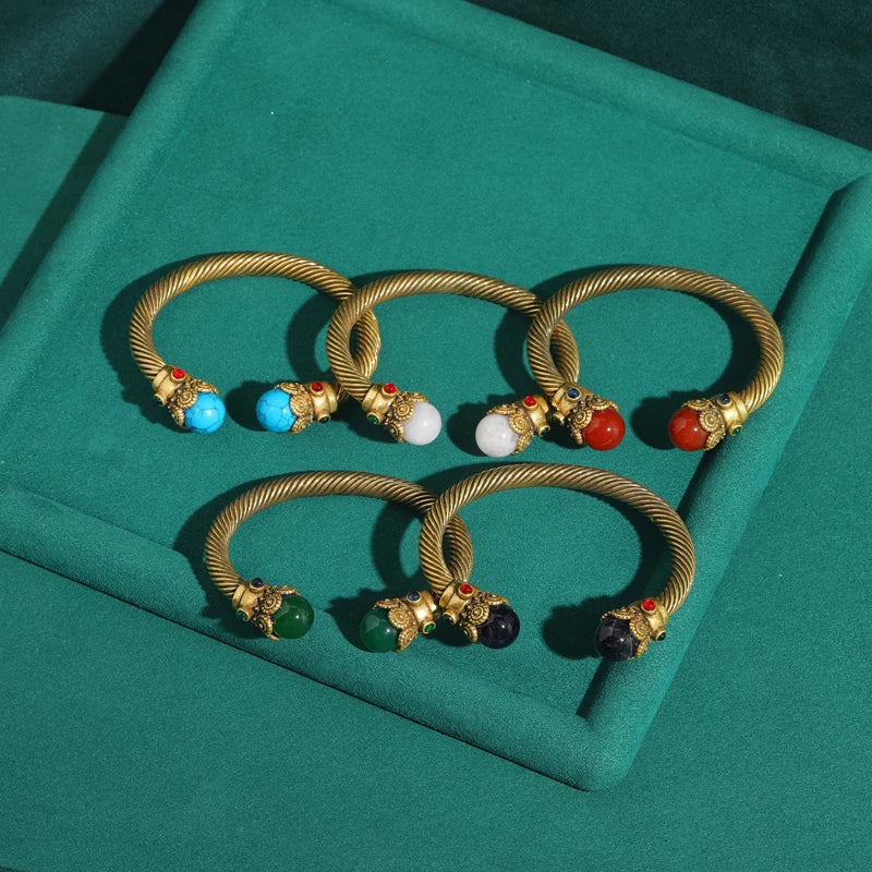 IndiaLux™ - Bracelete Vintage Indiano com Pedras Coloridas | Banho de Ouro e Design Cuff